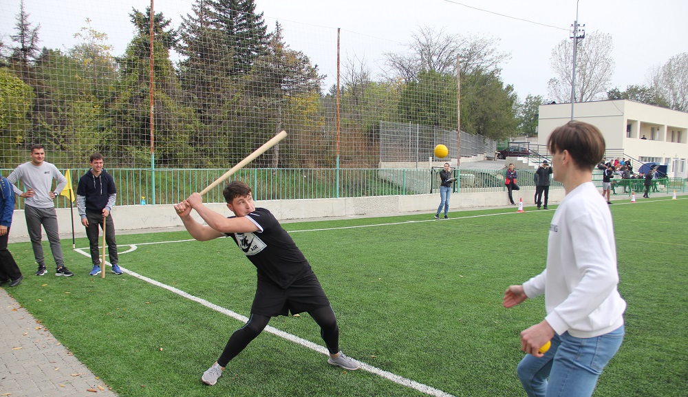 You are currently viewing Campionatul Național la Bătaia mingii de oină – 2020.